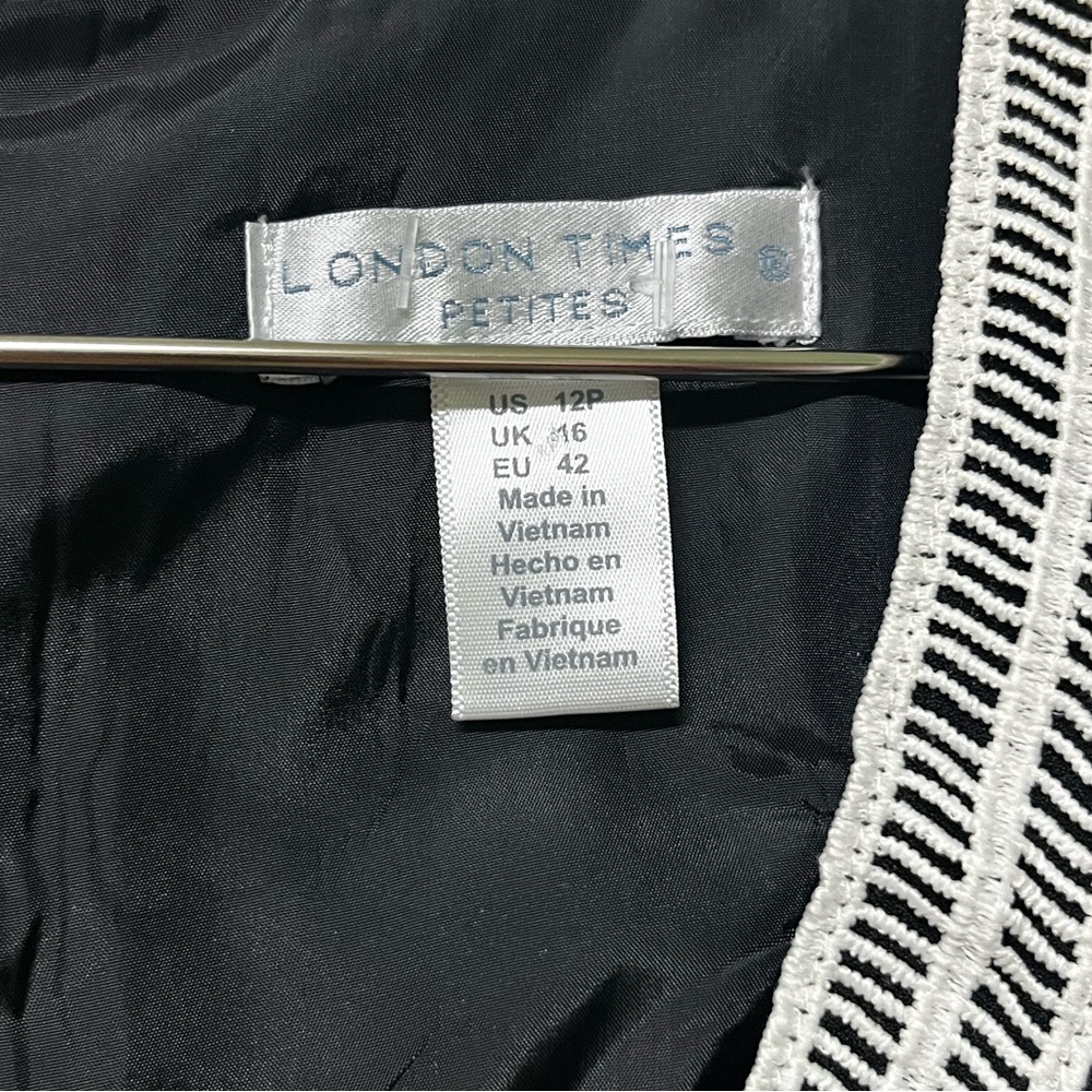London Times Dress Black with White Accents V Neckline Work Dress Size 12P - Picture 8 of 9
